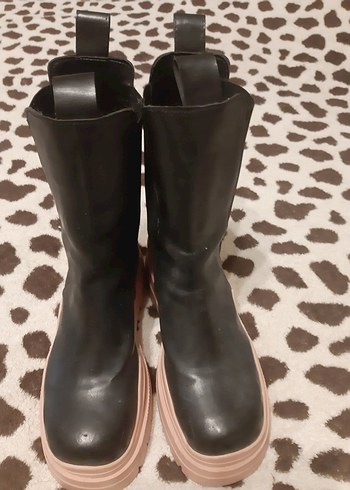 Siyah Platformlu Kadın Bot - Görsel 3