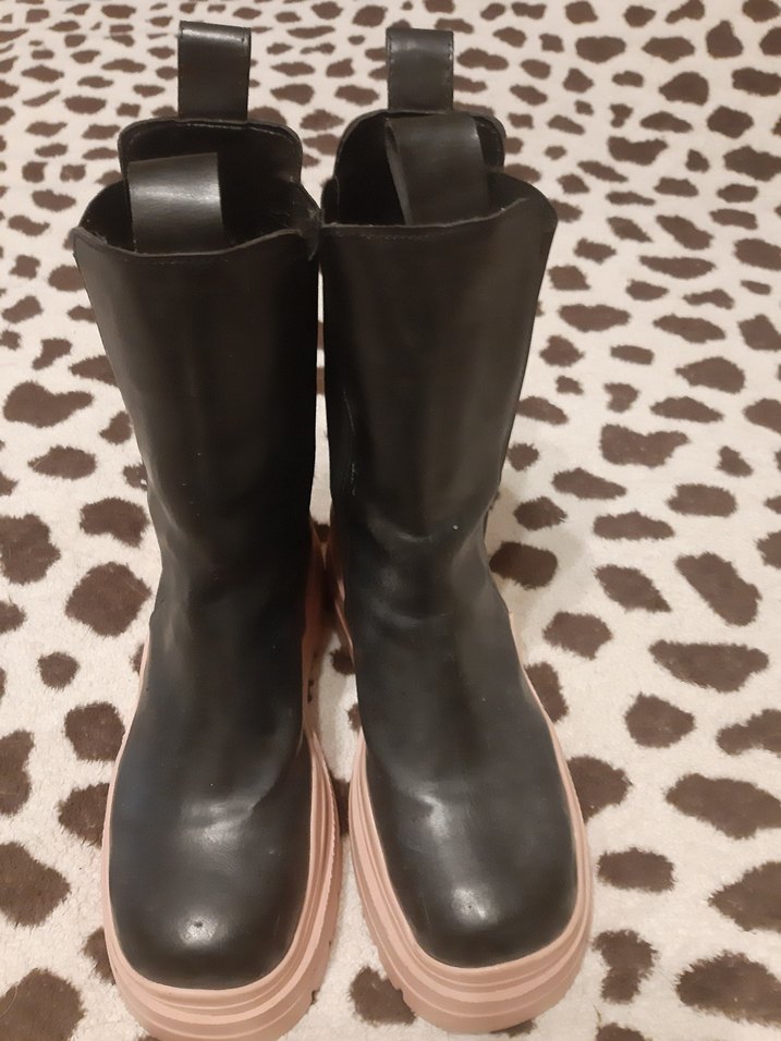 Siyah Platformlu Kadın Bot - Görsel 3