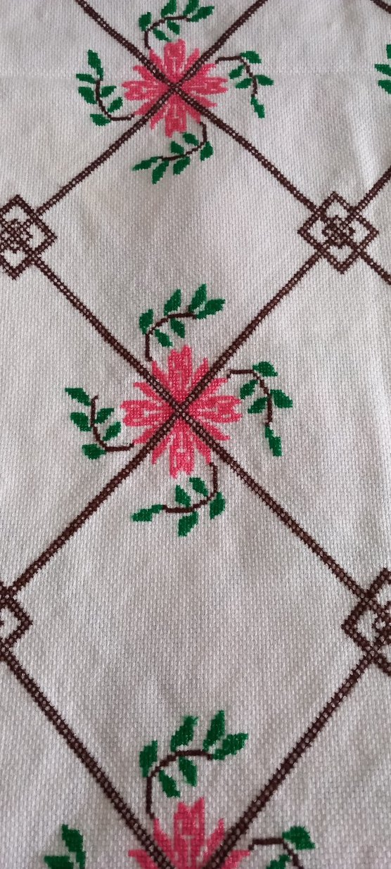 Nakışlı Beyaz Örtü - Görsel 2