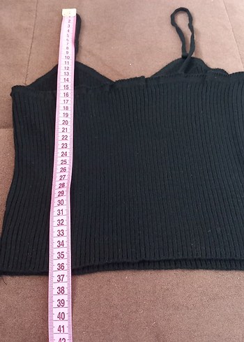 Siyah V Yaka Örgü Mini Atlet - Görsel 3