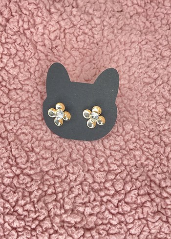 Altın Renkli Mini İşlemeli Küçük Küpe - Görsel 2