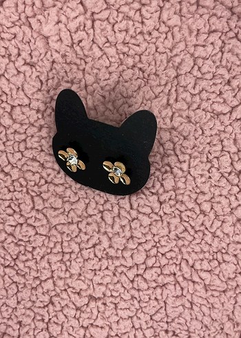 Altın Renkli Mini İşlemeli Küçük Küpe - Görsel 3