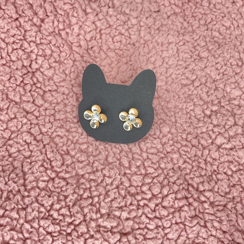 Altın Renkli Mini İşlemeli Küçük Küpe - Görsel 2