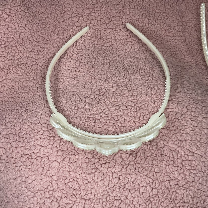 İnci Boncuklu Beyaz Örgü Taç - Görsel 2