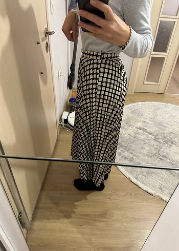 Mango pileli saten 
etek - Görsel 5