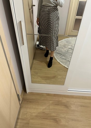 Mango pileli saten 
etek - Görsel 6