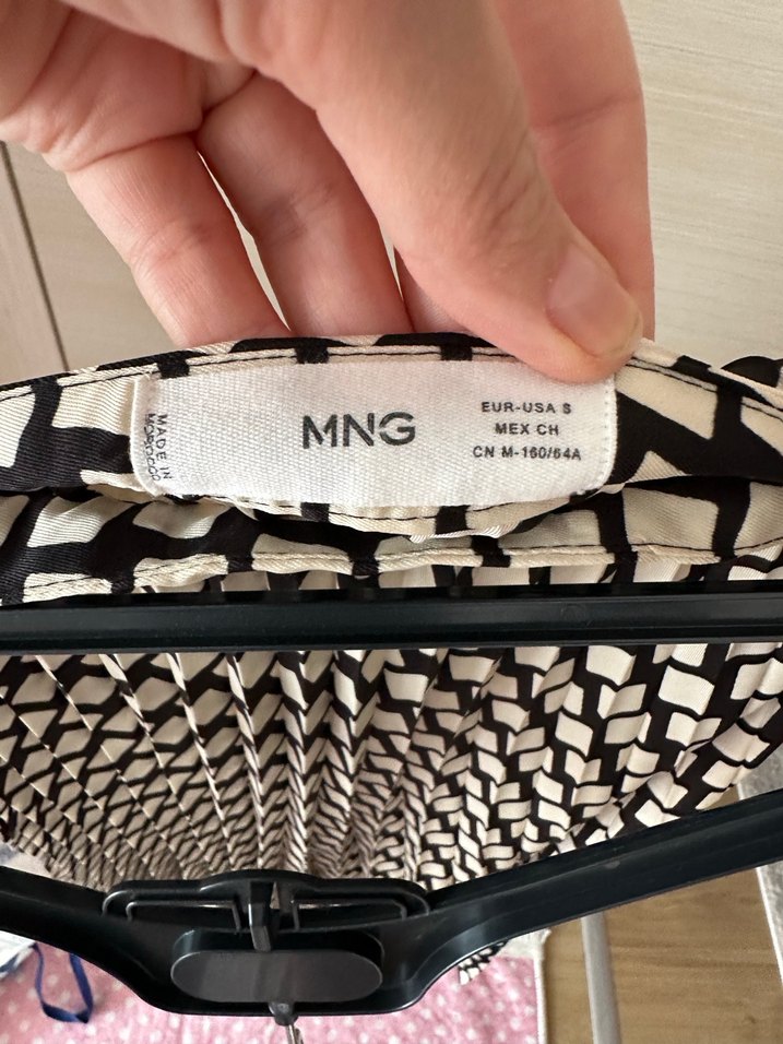 Mango pileli saten 
etek - Görsel 2