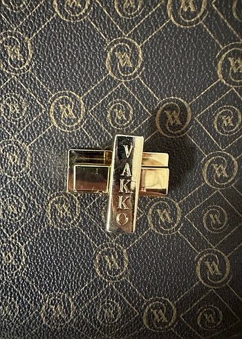 Zincir Detaylı Modern Klasik Kahverengi Kadın Çanta - Görsel 4