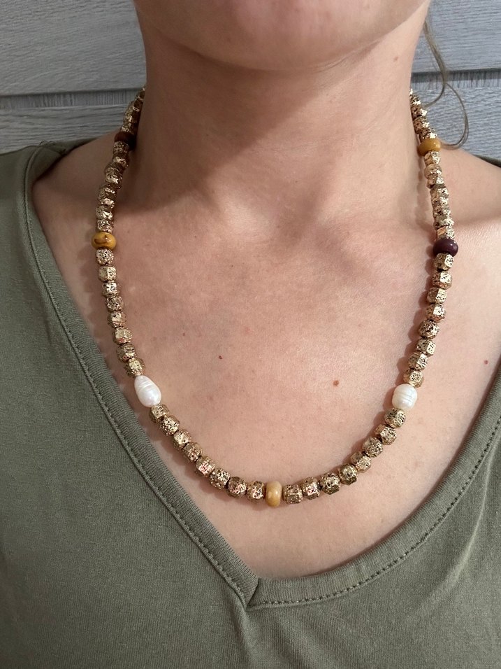 Altın Renkli Boncuklu Midi Kolye - Görsel 2