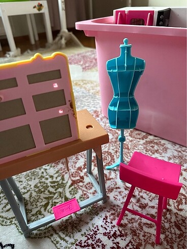  Beden Renk Barbie dikiş masası