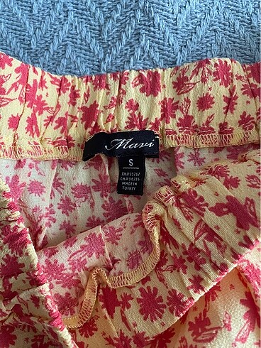 Zara Sarı Çiçekli Kısa Etek