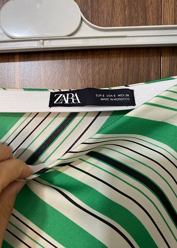 Zara Yeşil Çizgili Saten Uzun Etek - Görsel 2