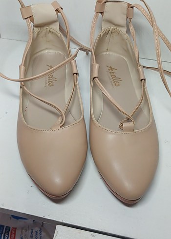 Bej Stiletto Topuklu Kadın Babet