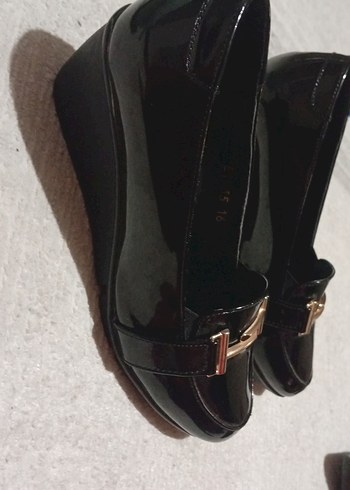 Siyah Rugan Tokalı Klasik Topuklu Kadın Ayakkabı - Görsel 2