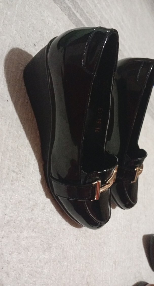 Siyah Rugan Tokalı Klasik Topuklu Kadın Ayakkabı - Görsel 2