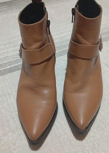 Deri Tokalı Kadın Bot - Görsel 2