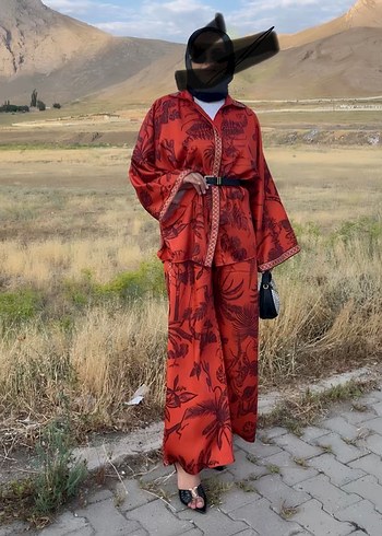 Zara Turuncu Cicek Desenli Uzun Kimono