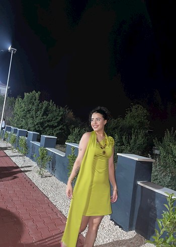 Trendyol & Milla Yağ yeşili gül detaylı kısa elbise