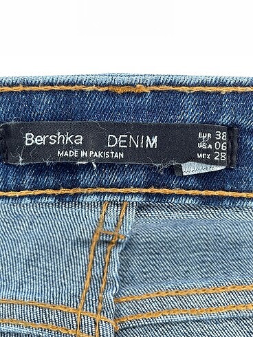 36 Beden mavi Renk Bershka Jean / Kot %70 İndirimli.