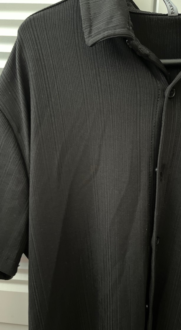 Düğmeli Siyah Kısa Kollu Erkek Gömlek - Görsel 2