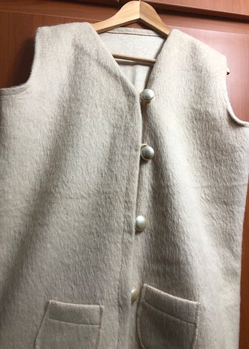 Bej tüylü yelek - Görsel 3