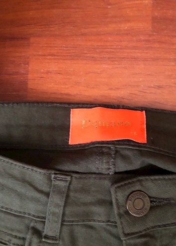 Zincir Detaylı İşlemeli Kadın Kot Pantolon - Görsel 8