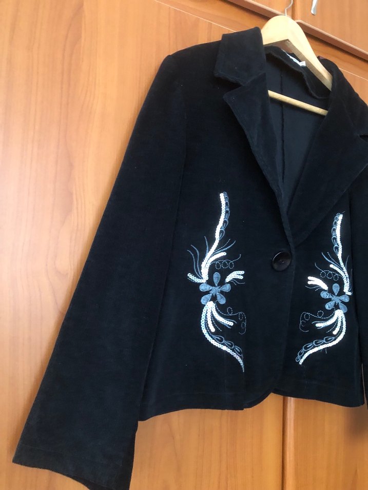 Düğmeli Siyah kadife Nakışlı Kadın Blazer - Görsel 2