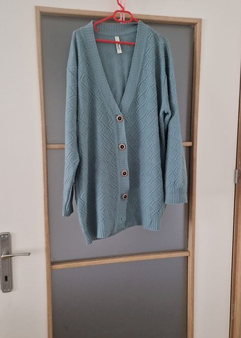 Düğmeli mint yeşili hırka sadece en alt düğmesi eksik - Görsel 2