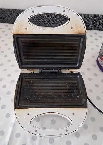 Beyaz Sandviç ve Tost Makinesi - Görsel 2