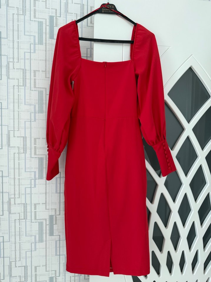 Düğmeli Uzun Kollu Kırmızı Kadın Elbise - Görsel 4