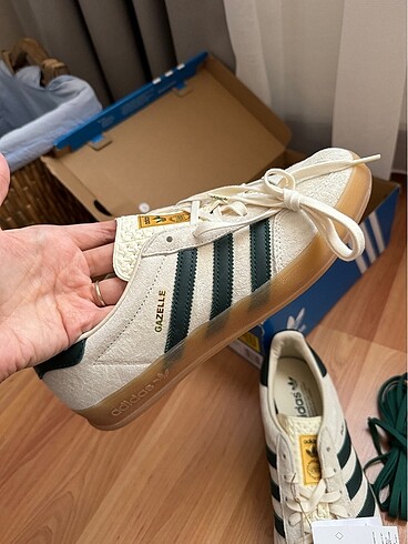 SATILDI Adidas Gazelle indoor