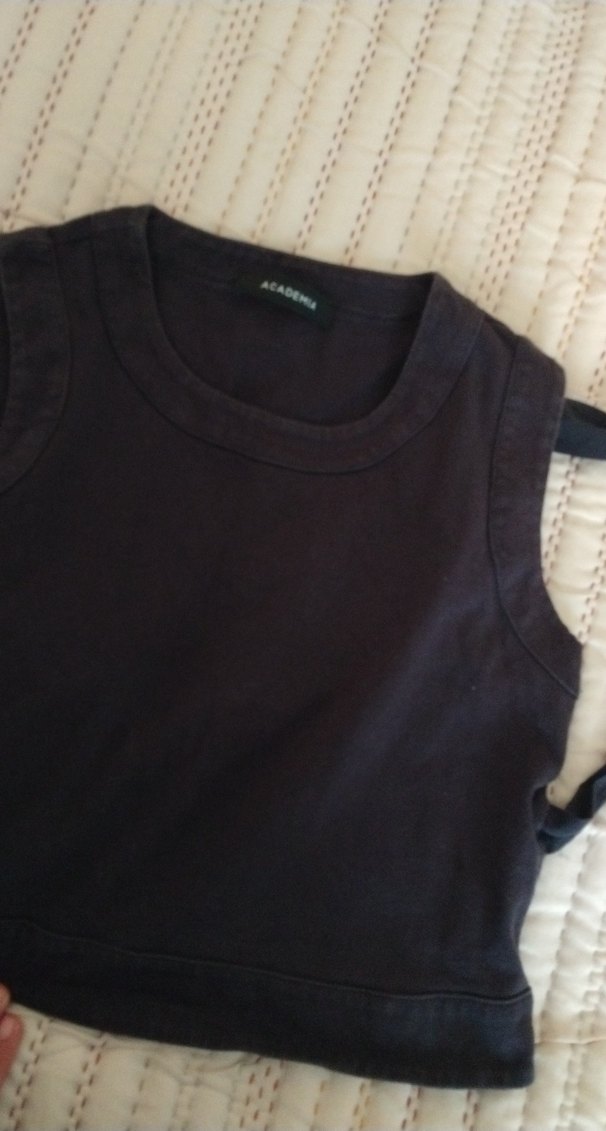 kadın arkadan bağlamali crop - Görsel 3