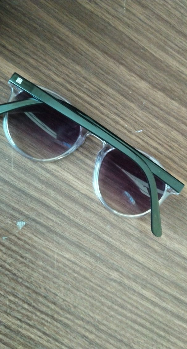 Şeffaf Çerçeveli Gri Kadın Gözlüğü - Görsel 2