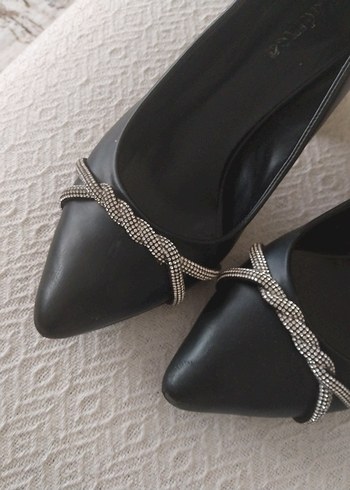 Siyah Parlak Yılan Desenli Tokalı Stiletto - Görsel 3