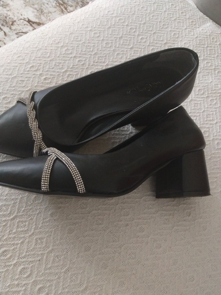 Siyah Parlak Yılan Desenli Tokalı Stiletto - Görsel 4