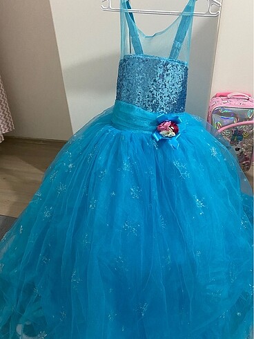 Kız çocuk elsa gelinlik