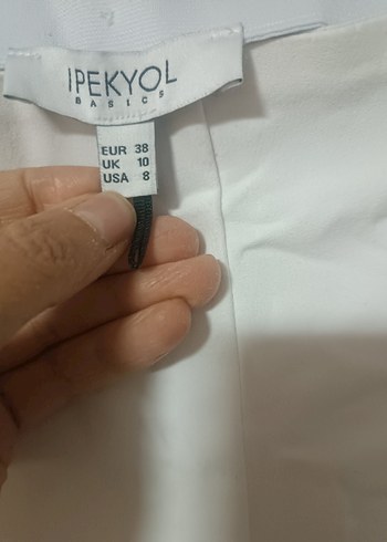 Beyaz Mini Kumaş Pantolon, Kemerli, Regular Fit - Görsel 3