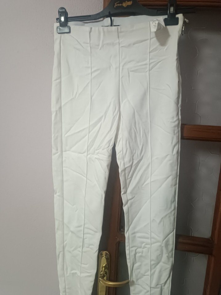 Beyaz Mini Kumaş Pantolon, Kemerli, Regular Fit - Görsel 2