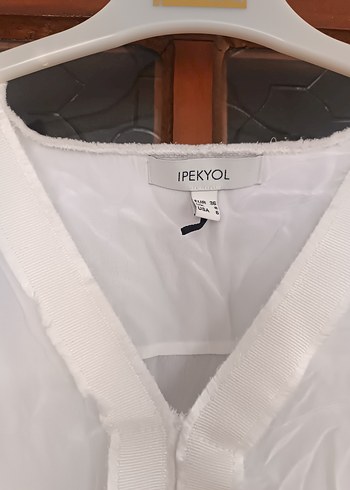 Beyaz V Yakalı Kadın Keten Gömlek - Görsel 4