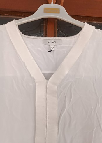Beyaz V Yakalı Kadın Keten Gömlek - Görsel 3