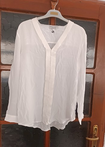 Beyaz V Yakalı Kadın Keten Gömlek - Görsel 2