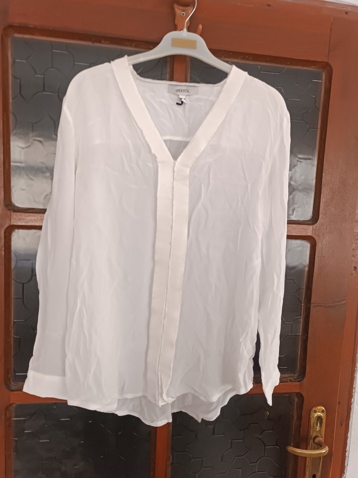 Beyaz V Yakalı Kadın Keten Gömlek - Görsel 2