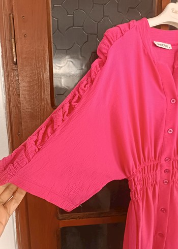 Pembe Düğmeli Uzun Kadın Elbise - Görsel 3