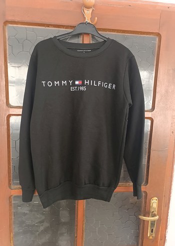 tommy-hilfiger l