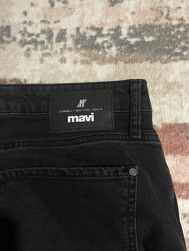 32 Beden siyah Renk Mavi jean