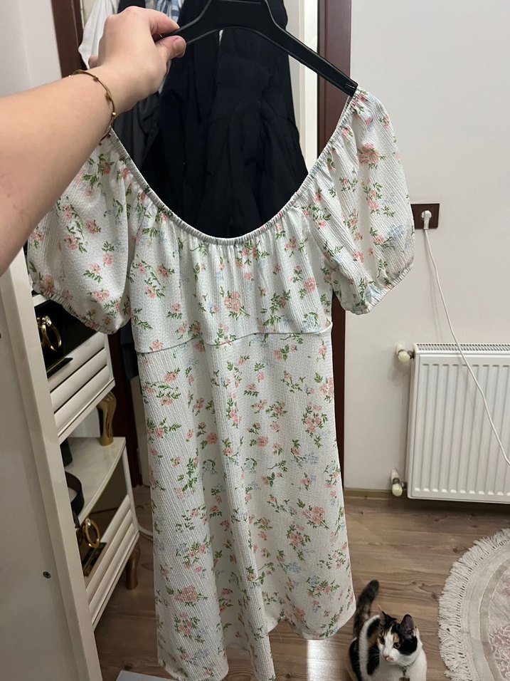 V Yaka Beyaz  Midi Elbise - Görsel 3