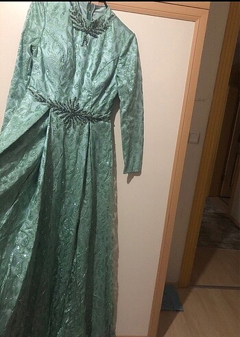 Su yeşili abiye