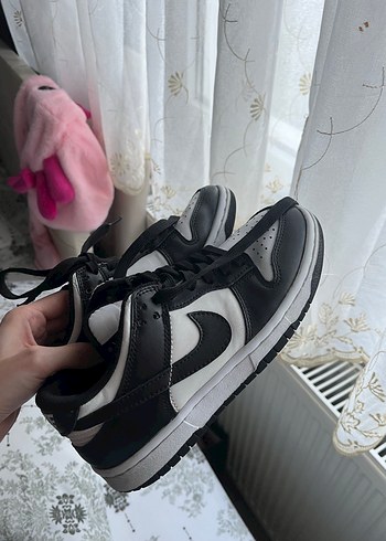 Siyah Bağcıklı Kadın Spor Ayakkabı