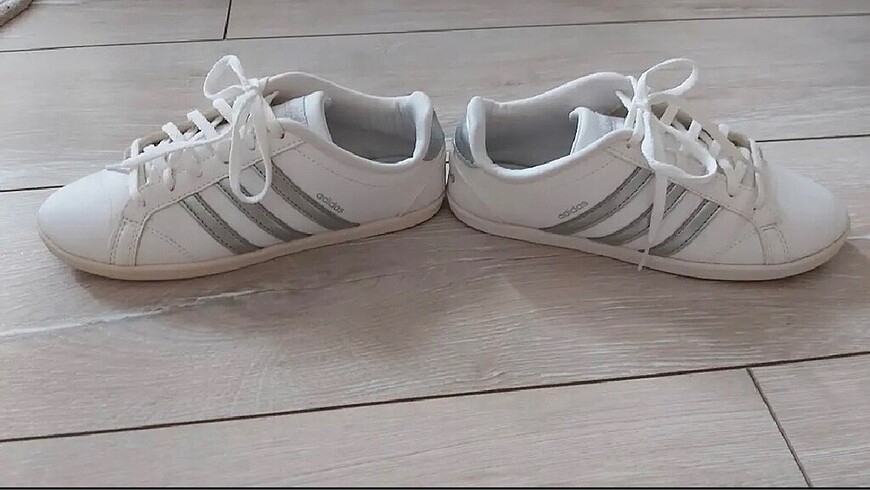 38 Beden beyaz Renk Orijinal Adidas coneo Qt kadın spor ayakkabı