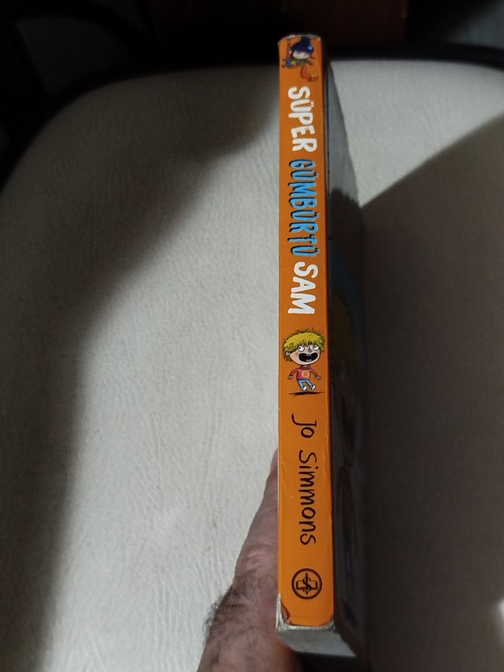 Süper Gümbürtü Sam, Jo Simmons - Görsel 3